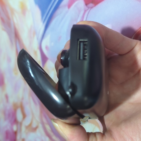 Title: M19 TWS Wireless Bluetooth Earbuds w/ LED Display Charging Case - Picture 7 of 13